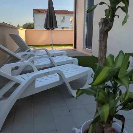 Deluxe In 50 Meters From The Sea By Tourist Agency Leut Нин