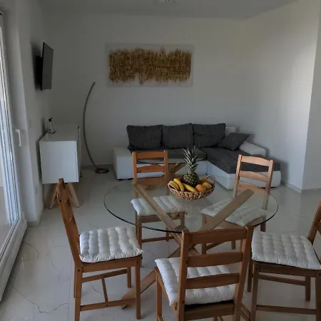 Deluxe In 50 Meters From The Sea By Tourist Agency Leut * Нин