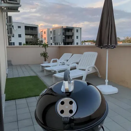 Deluxe In 50 Meters From The Sea By Tourist Agency Leut