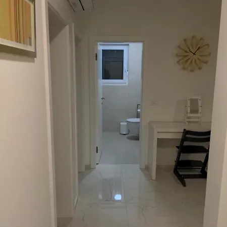 Apartment Deluxe In 50 Meters From The Sea By Tourist Agency Leut *