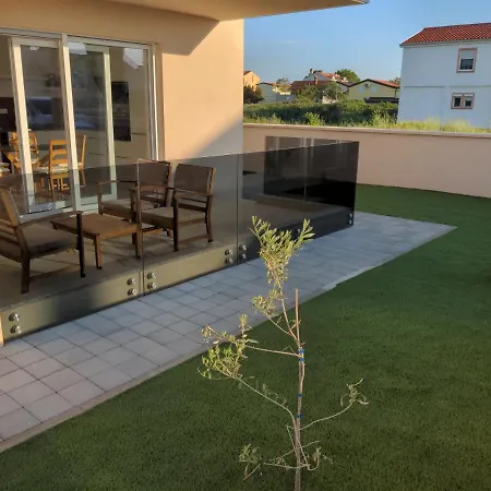 Apartment Deluxe In 50 Meters From The Sea By Tourist Agency Leut *