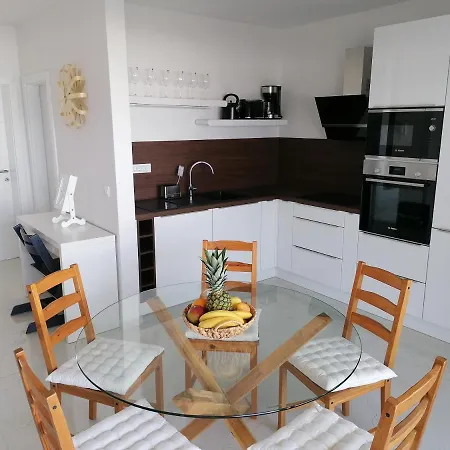 Deluxe In 50 Meters From The Sea By Tourist Agency Leut